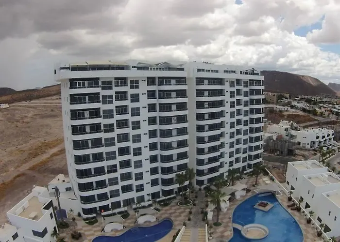 Condo En Torres Cantera De 2 Recamaras 2 1/2 Banos